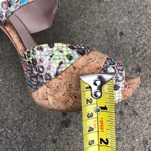 Vince Camuto Multicolor Python Cork Heel Sandals 6 - Picture 12 of 12